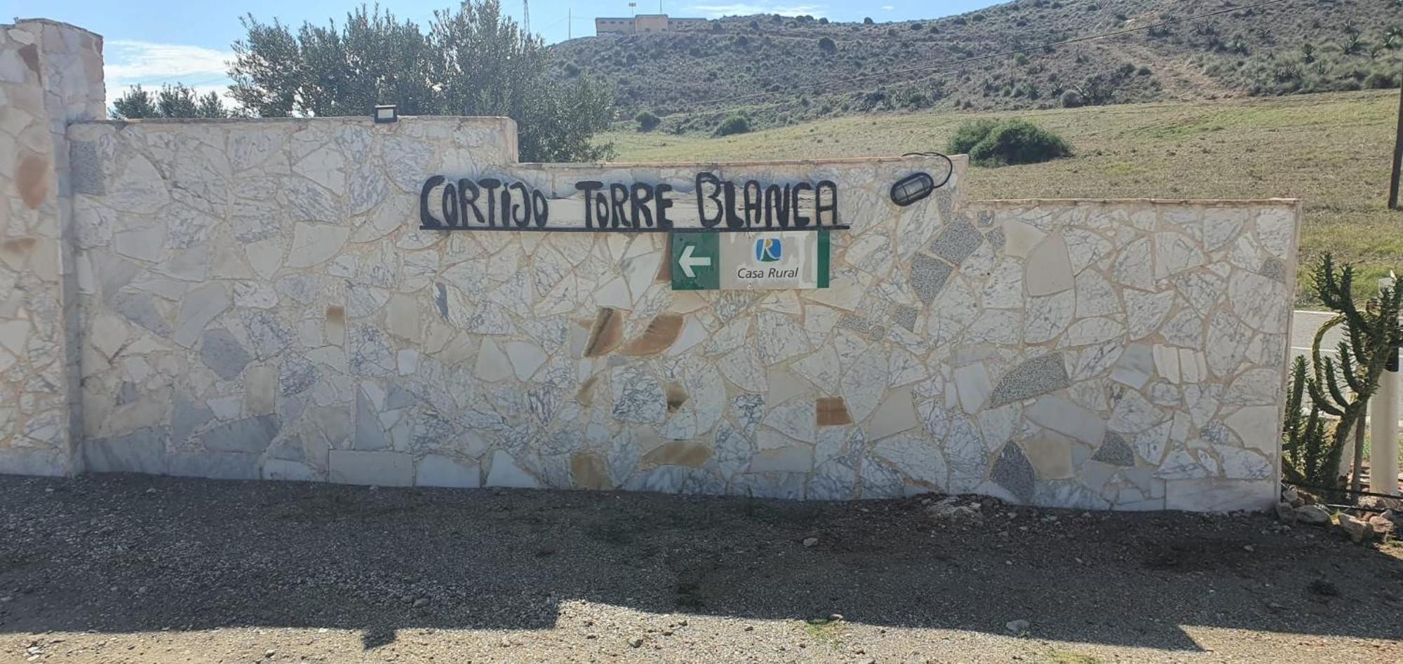 Casas Rurales Cortijo Torreblanca Parque Cabo De Gata เอล ปอโซ เด ลอส ไฟรเลส ภายนอก รูปภาพ
